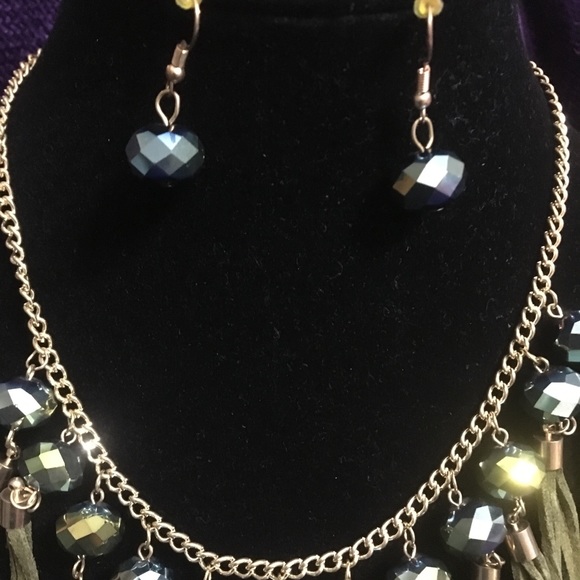 ⚡️ FLASH - Green fringes necklace set - Picture 3 of 4